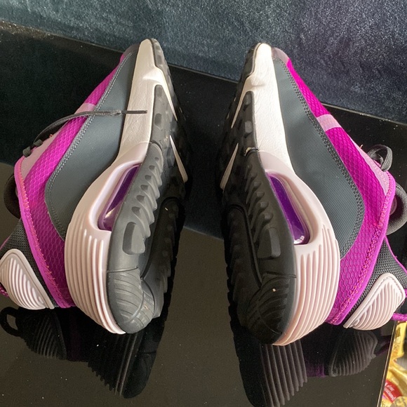 Nike Fuchsia Stylish Sneakers - Picture 3 of 4